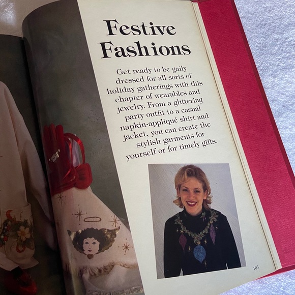 Aleene's Christmas Craft Quickies Book - Picture 5 of 7